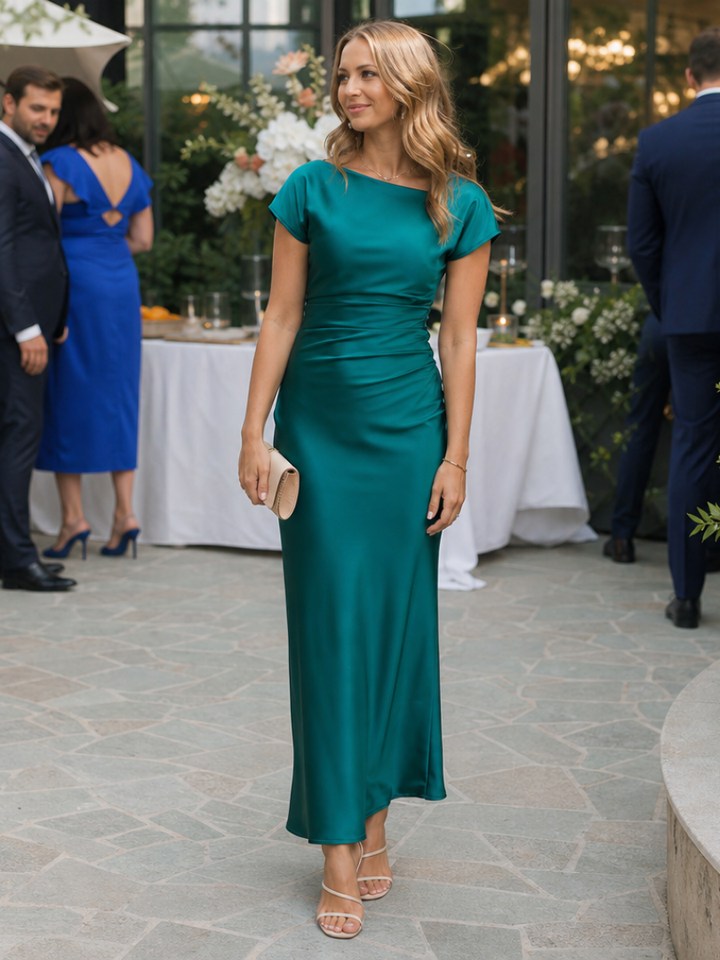 Elure | Midi Dress – Fitted Silhouette with Boat Neck for Women