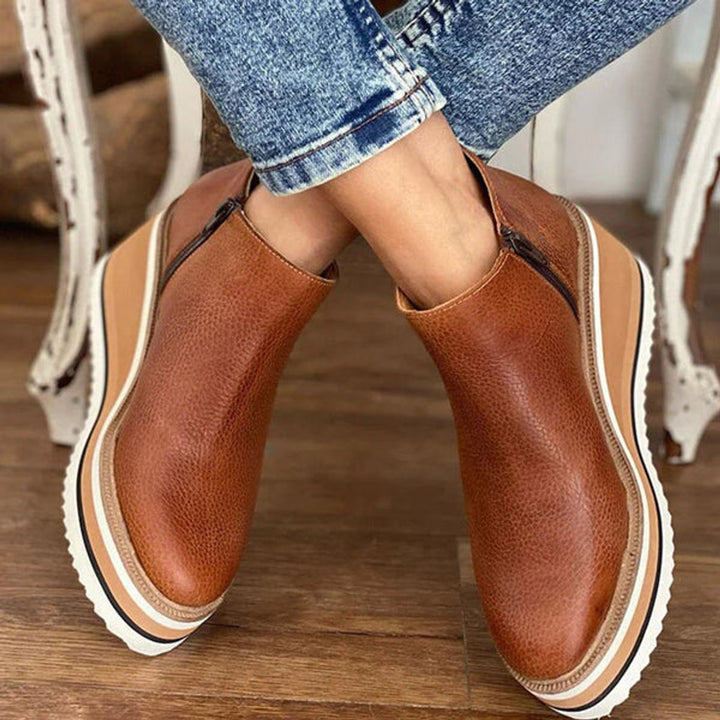 Sienna | Retro-Stiefeletten aus Wildleder mit Keilabsatz und Plateau für herbstliche Looks
