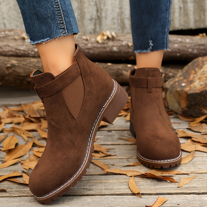 Kiera | Bottines Chelsea à détails de boucles et semelle crantée robuste