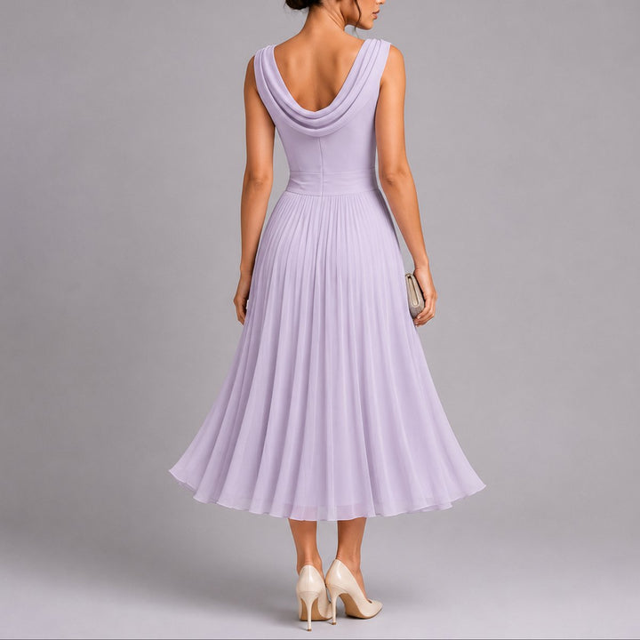 Bella | Leichtes plissiertes Midikleid für eine Herbsthochzeit