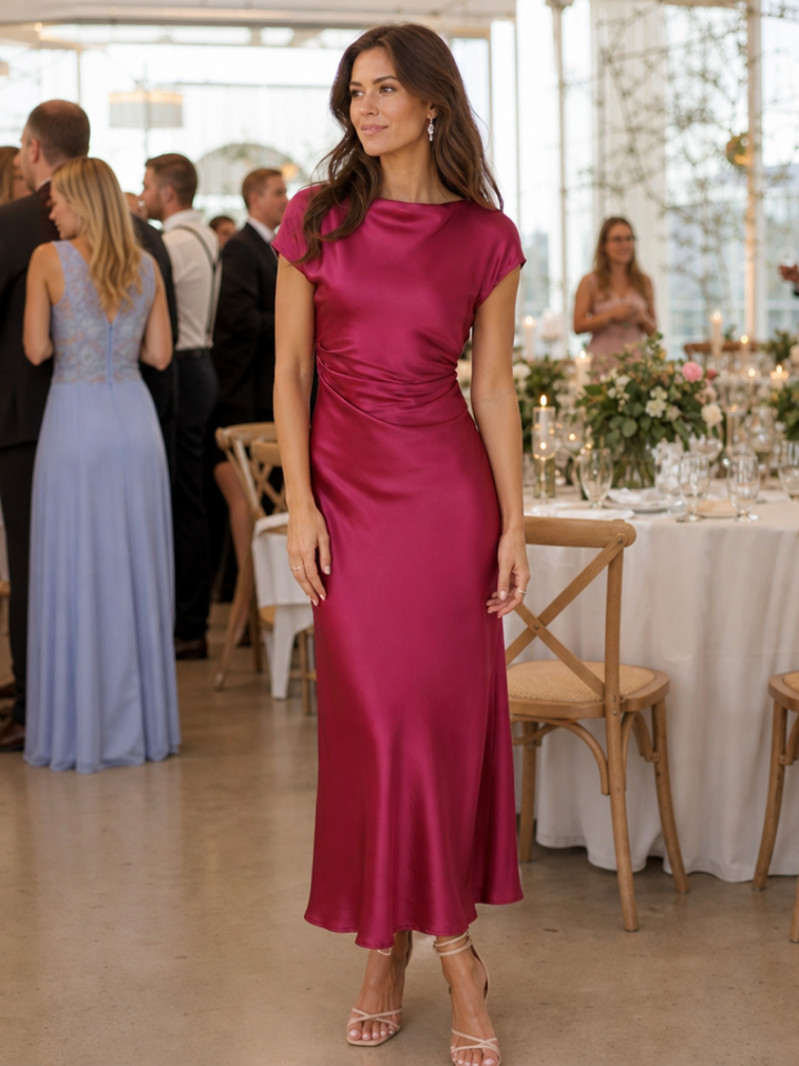 Elure | Midi Dress – Fitted Silhouette with Boat Neck for Women