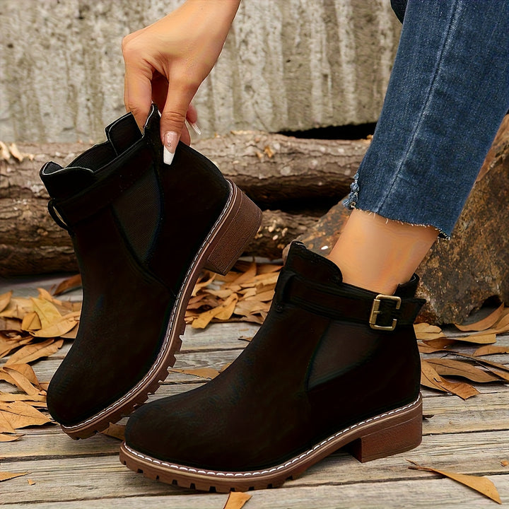 Kiera | Bottines Chelsea à détails de boucles et semelle crantée robuste