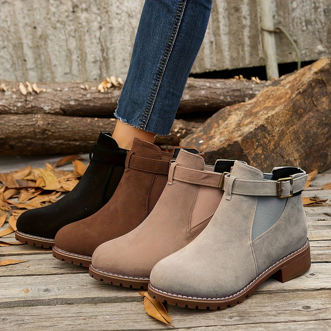 Kiera | Bottines Chelsea à détails de boucles et semelle crantée robuste
