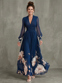 Amelia | Elegant And Flowing V-Neck Pleated Maxi Dress