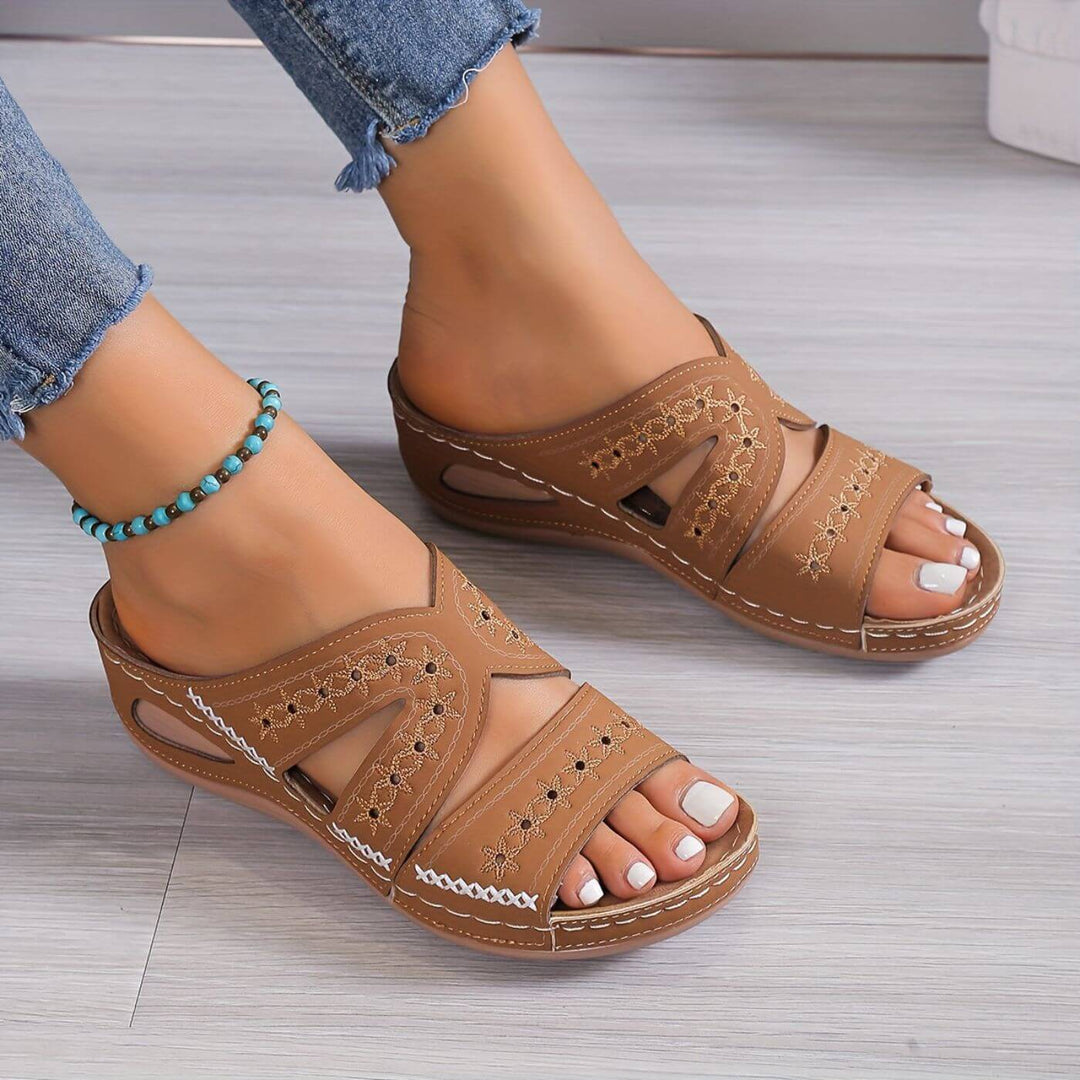 Georgina | Comfortable & Lightweight Orthopedic Walking Sandals 3