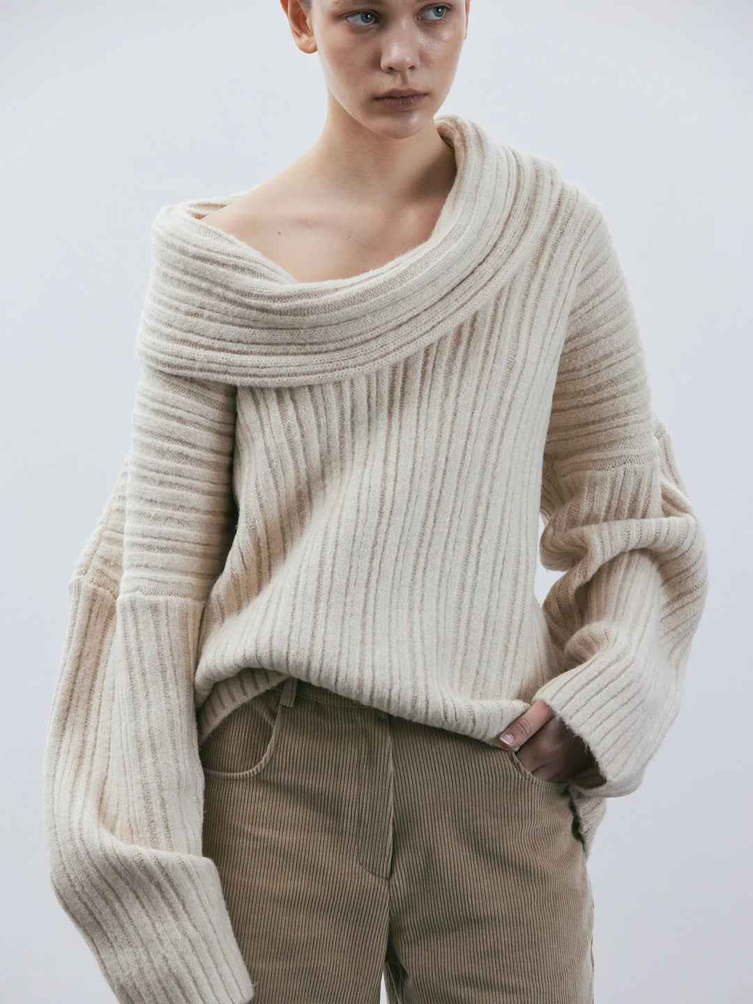 Josephine | Oversized & high roll knitted sweater 3