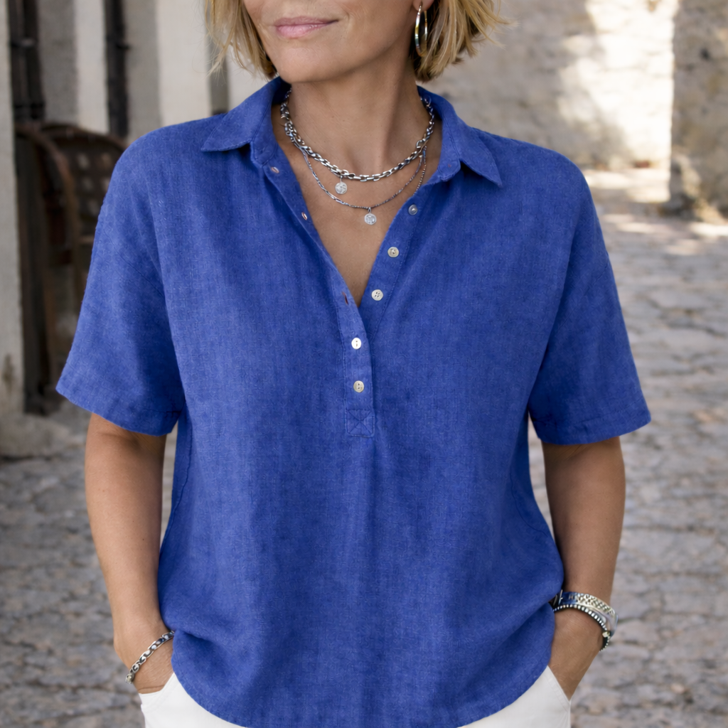 Lucy | Comfortable and elegant old style summer blouse 1