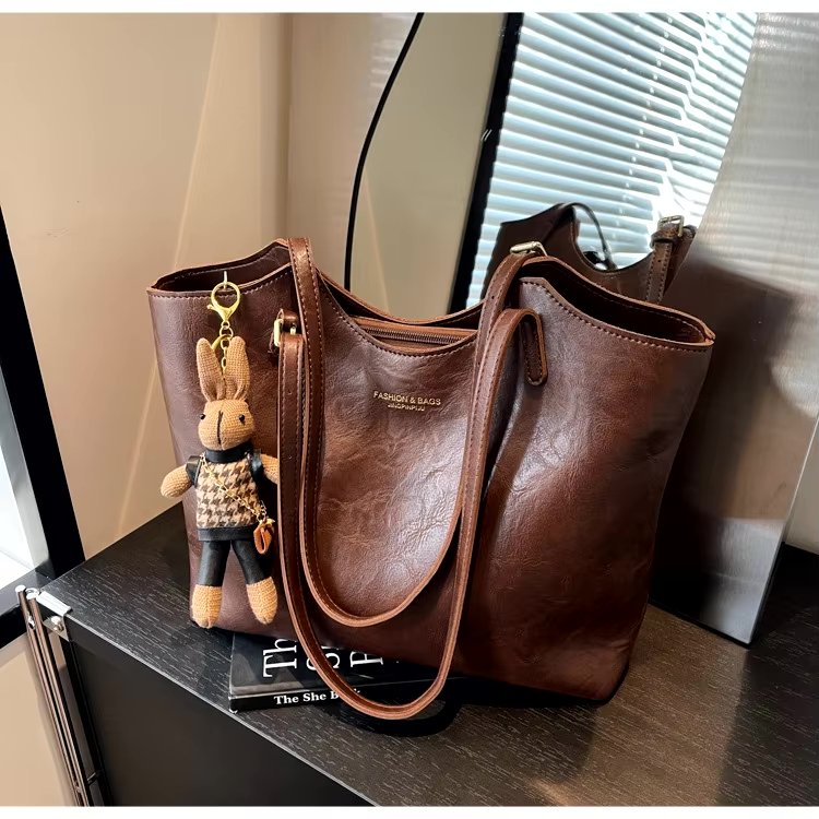 Tracy | Soft Vegan Leather Shoulder Tote Bag 2