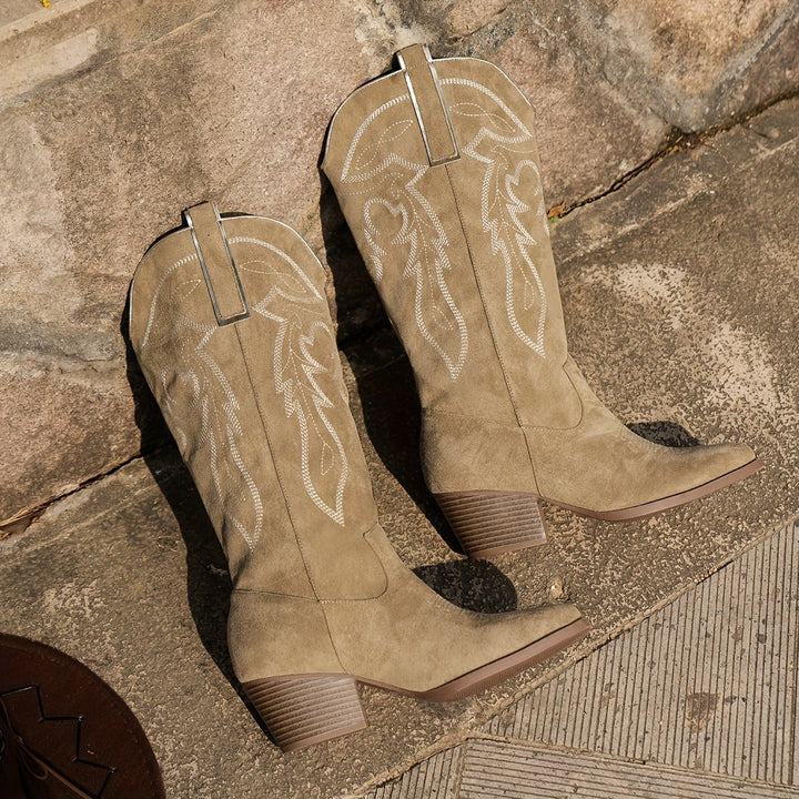 Clara | Charmante und vielseitige bestickte Cowboystiefel