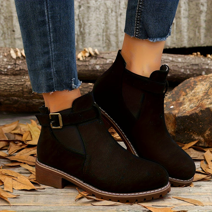 Kiera | Bottines Chelsea à détails de boucles et semelle crantée robuste