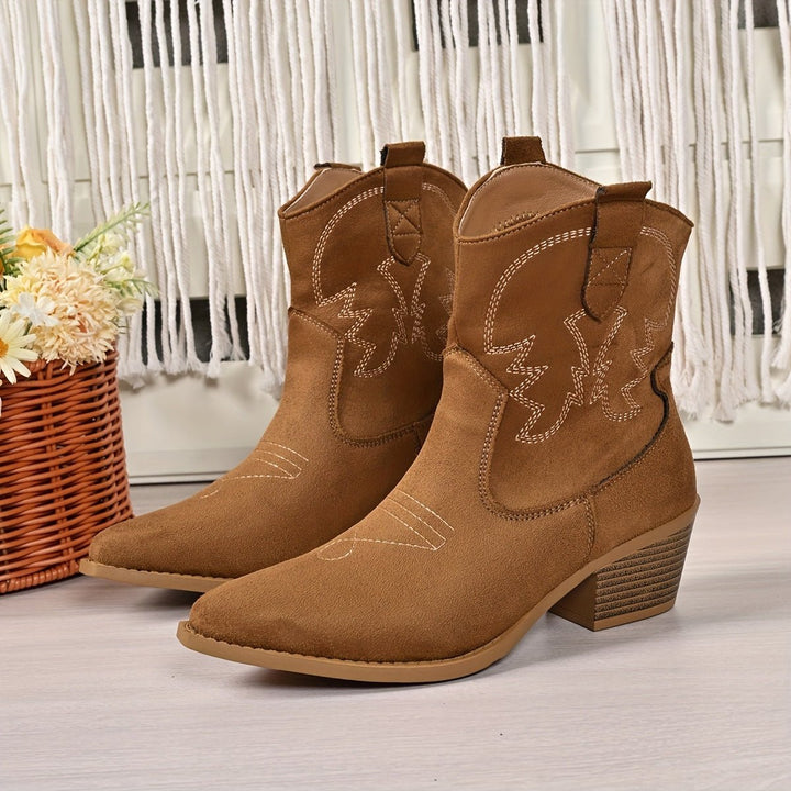 Freya | Eleganti stivali da cowboy in suede con punta affusolata