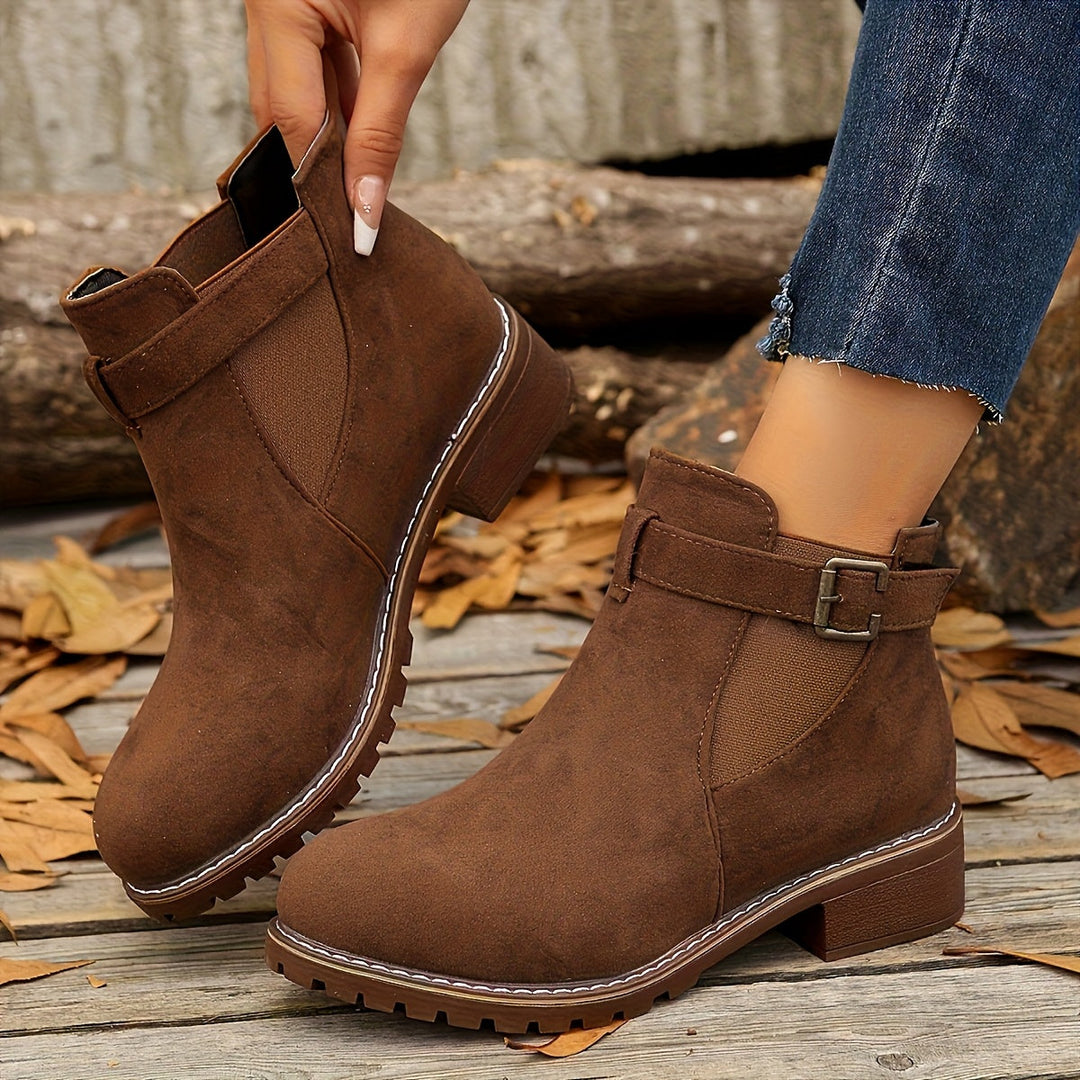 Kiera | Bottines Chelsea à détails de boucles et semelle crantée robuste