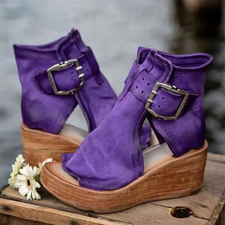Mary | Bottines compensées chic à bout ouvert, avec détails de boucles vintage