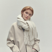 Laura | Comfortable And Timeless Women's Wool Scarve