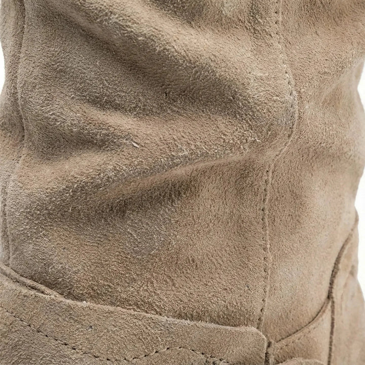Amy | Schicke, lässig fallende kniehohe Stiefel mit Riemchen